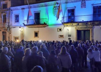 Enterrada entre muestras de dolor la mujer asesinada en Baiona