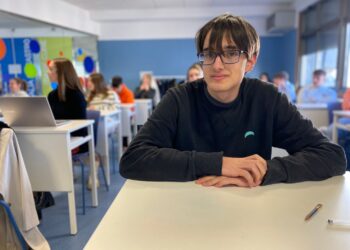 Un alumno del Colegio Mariano de Vigo, ganador en España de un concurso de traducción de la CE