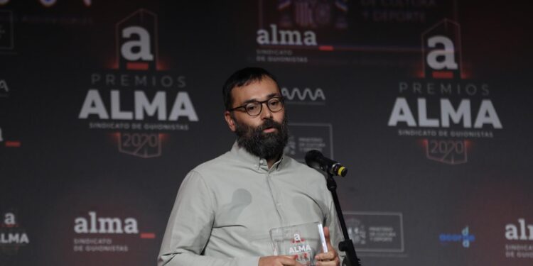 Fran Araújo, guionista vigués de ‘Un año, una noche’, nominado a los Goya: «Ha sido un proceso muy complicado»