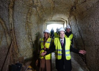 La preparación del túnel de O Castro avanza para que se pueda visitar este verano
