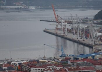 Anuncian movilizaciones en la estiba y consignatarias, que pueden paralizar el puerto de Vigo