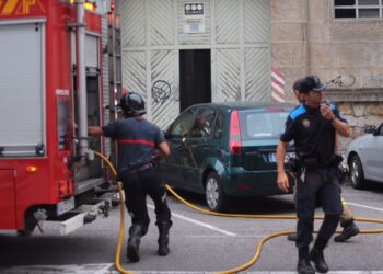 Arde de nuevo la vieja nave de Pescanova en la rúa Jacinto Benavente de Vigo