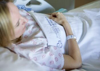 Fernández-Tapias pasa por el quirófano para ser intervenida de una dolencia en la espalda