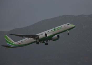 Binter retoma sus promociones en Peinador para la primavera: vuelos entre Vigo y Canarias desde 70 euros