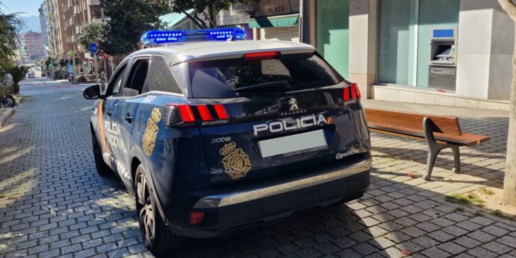 Detenidos dos miembros de una organización internacional por 26 estafas en Vigo