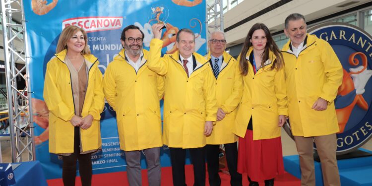 Vigo acoge una competición suculenta y solidaria: el primer mundial de comer langostinos