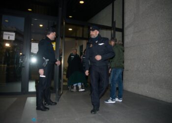 El informe médico descarta el estado catatónico del presunto asesino de Baiona, que es “consciente de su entorno”