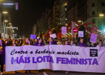 Vigo se lanza a la calle por la igualdad: «Contra la barbarie machista, más lucha feminista»