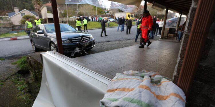 Atropelladas cuatro personas que estaban sentadas en una terraza en Vilaboa