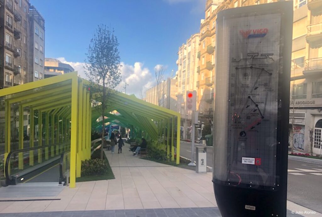 Concello de Vigo por la iniciativa de las rampas rodantes de la Gran Vía, además de la desaparición de otras barreras arquitectónicas que se han salvado con ascensores y escaleras mecánicas