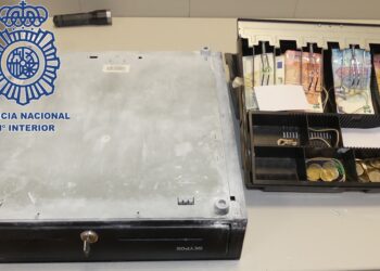 Dos detenidos en Vigo tras atracar un local de apuestas y hacerse con casi 3.000 euros