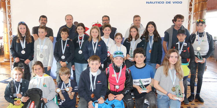 Bajo la organización del Real Club Náutico de Vigo, y con la cuestión excepcional de hacerlo en dos días en lugar de los tres habituales, el Trofeo Aceites Abril no defraudó