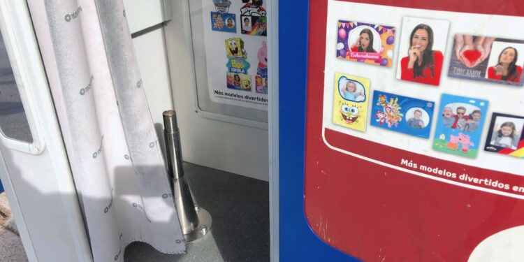 cabina de fotomatón de la Praza de América, de Vigo