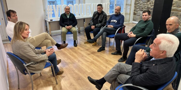 Tapias se compromete a extender la gratuidad del bus urbano y aumentar las ayudas del “Bono Taxi”