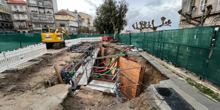Vigo descubre los restos mejor conservados de su muralla histórica: el baluarte de A Falperra resiste