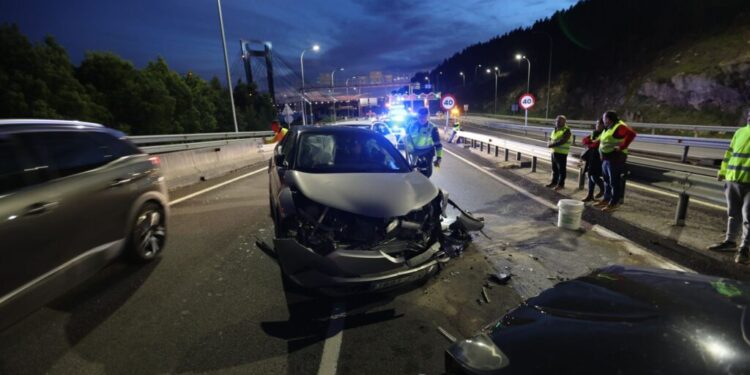 Detenido el conductor que causó varias colisiones al circular en sentido contrario en un enlace a la AP-9