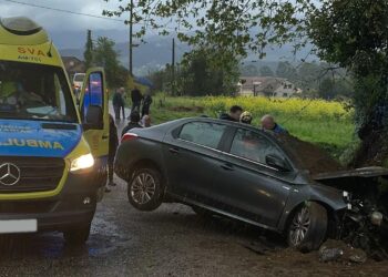Trasladada una mujer al Álvaro Cunqueiro tras sufrir un accidente de tráfico en Redondela