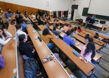 Xunta y universidades impulsan un modelo educativo dual con implicación directa en el diseño curricular de las empresas