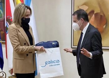 Abel Caballero desea una pronta recuperación a Marta Fernández-Tapias