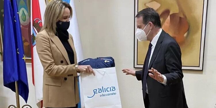 Abel Caballero desea una pronta recuperación a Marta Fernández-Tapias