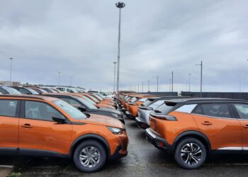 Stellantis Vigo anuncia una prima de 1.727 euros para la plantilla y prevé un abril con “alta actividad”