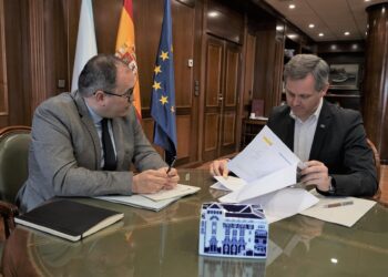 El comisionado para el Corredor Atlántico compromete ayudas a las empresas para el transporte por tren