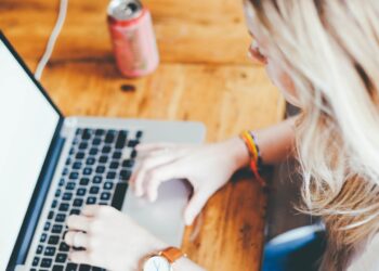 Estudiar inglés a distancia, clave para aprender (por fin) sin horarios   