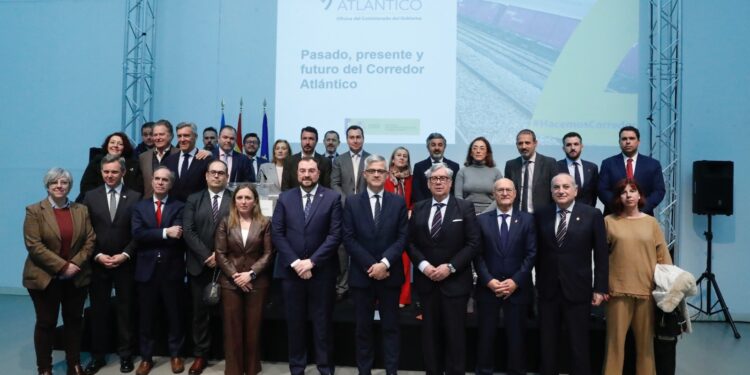 El Gobierno compromete 16.000 millones de euros de inversiones para impulsar el Corredor Atlántico