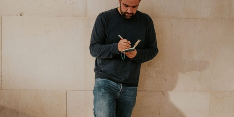 Dani Fez programa una función en Vigo para contar su ‘Vida regulinchi’ más allá de las redes sociales