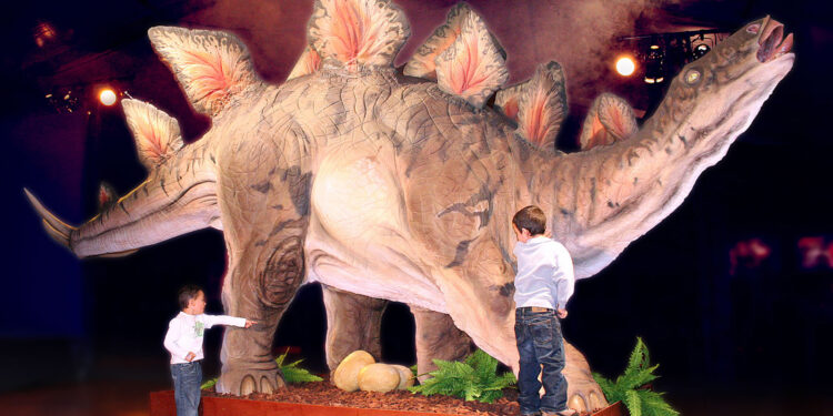 La muestra de Dinosaurios más impresionante del Mundo y la única con 100 Dinosaurios a escala real.