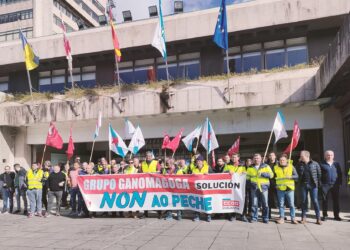 Trabajadores de Ganomagoga se concentran ante el ayuntamiento de Vigo para pedir apoyo a la corporación