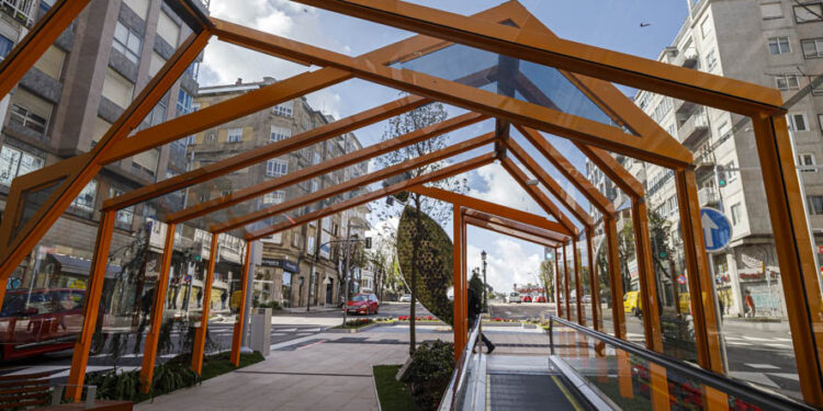 La Gran Vía de Vigo estrena rampas mecánicas, suelo que genera energía y acera con pantalla LED