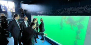 El puerto de Vigo abre el observatorio submarino 'Nautilus', con 19 metros para observar el fondo de la ría