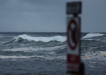 Activada la alerta naranja por temporal en toda la costa gallega a partir del mediodía de este jueves