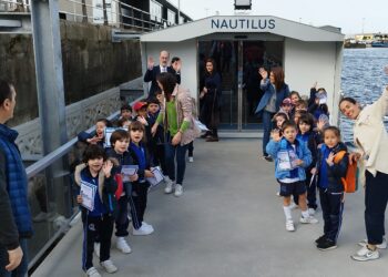 El visor submarino ‘Nautilus’ abre sus puertas a los centros educativos de Vigo y su área metropolitana