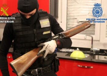 A juicio uno de los acusados de una red de tráfico de heroína que ocultaba la droga en zulos, y que estaba desaparecido