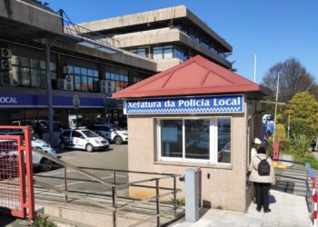 Detenido un hombre tras dañar a patadas a una decena de coches en un aparcamiento de Vigo