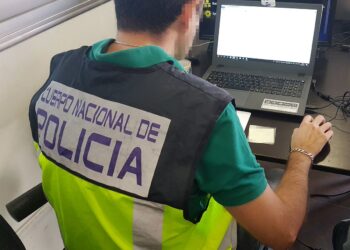 La Policía Nacional alerta de una estafa detectada en Vigo que encripta ordenadores de abogados