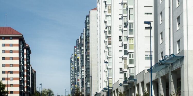 La Xunta compra a la Sareb 40 viviendas, diez de ellas en Vigo, para destinarlas a alquiler social