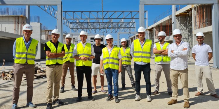 Una veintena de empresas se interesan por las nuevas naves de Zona Franca en Porto do Molle