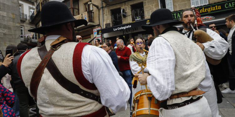 El Casco Vello de Vigo recibe un aluvión de «reconquistadores» antes de su día grande