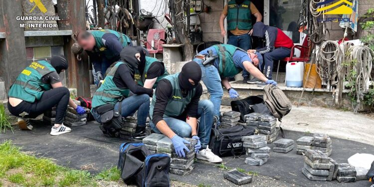 A prisión cuatro de los diez detenidos por distribuir cocaína desde  un taller de Vigo
