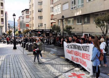 Desconvocada la huelga en el hospital Povisa tras un preacuerdo que incluye una subida salarial del 4 % para 2023