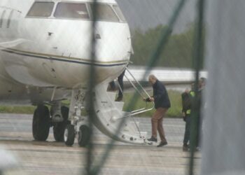 Juan Carlos I abandona Galicia tras cinco días en Sanxenxo (Pontevedra)