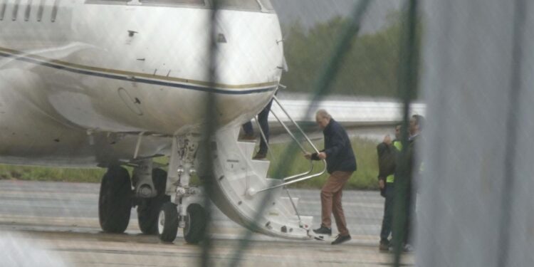 Juan Carlos I abandona Galicia tras cinco días en Sanxenxo (Pontevedra)