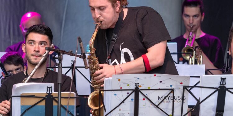 Se conmemora la salida a escena de la IJO con una actuación enmarcada en el Programa Cultural “Vigo Conexións” de la Fundación Mayeusis con el que colabora el Concello de Vigo