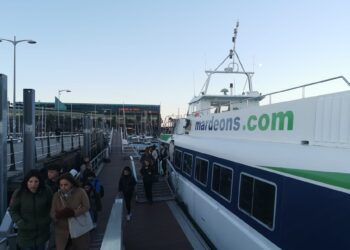Los barcos entre Cangas y Vigo adaptan sus horarios por las obras en el pantalán de pasaje