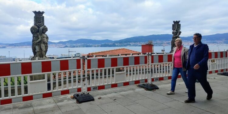 Piden la reparación urgente del mirador del Paseo de Alfonso tras cuatro años vallado