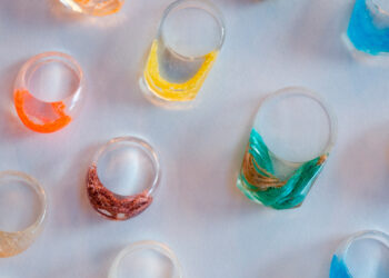 Una actividad de bisutería en A Laxe con las jornadas de recicLAXE