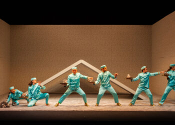 El Centro Dramático Galego inicia en Vigo la gira de ‘Un hotel de primera sobre el río’